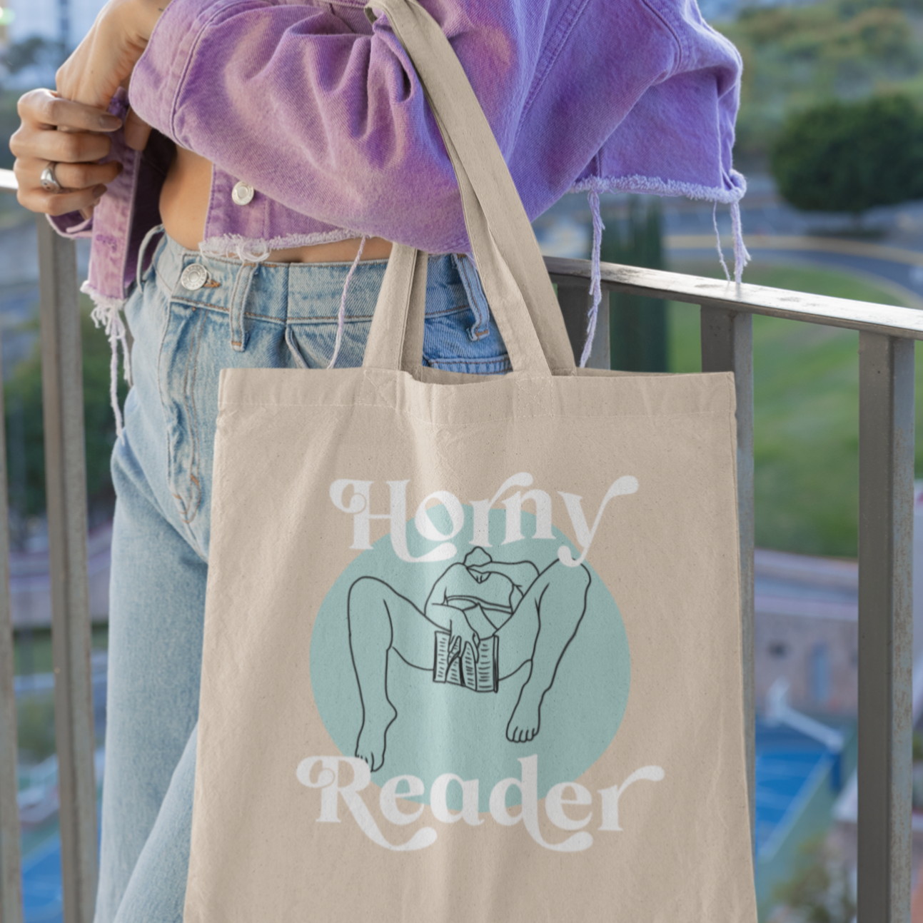 Romance book tote bag that reads Horny reader for smutty book lovers